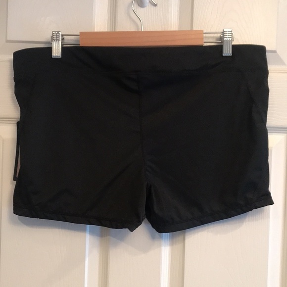 Strike by Seven til Midnight brand size 3X/4X black microfiber shorts- NWT - Picture 4 of 5